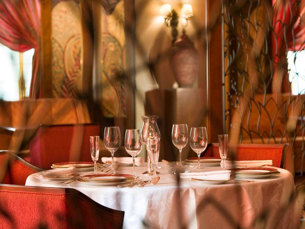 Royal Hotel Oran - Mgallery By Sofitel Ресторант снимка