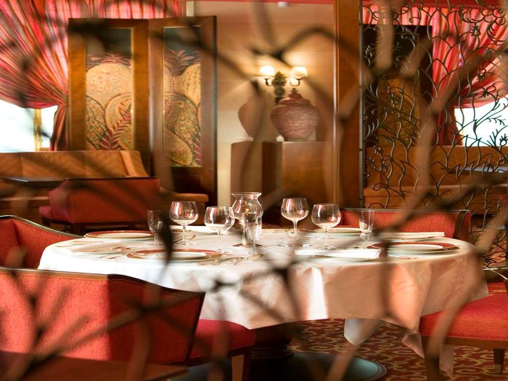 Royal Hotel Oran - Mgallery By Sofitel Ресторант снимка